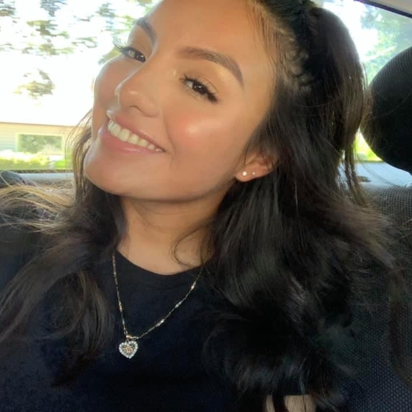 Meet your Posher, Katherine - Picture 1 of 1